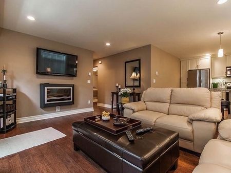 Beautiful Private West Facing 2 Bedroom /1 Bathroom Suite - Photo 4