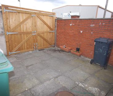 2 bedroom terraced house to rent - Photo 4