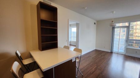 For Lease - 5 Sheppard Avenue Unit# 2225, Toronto, Ontario - Photo 3