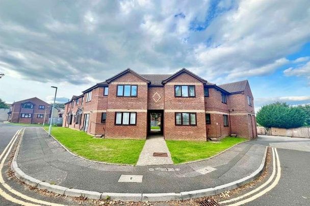 Parkstone, BH12 - Photo 1