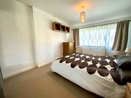 3 bedroom semi-detached house to rent - Photo 4