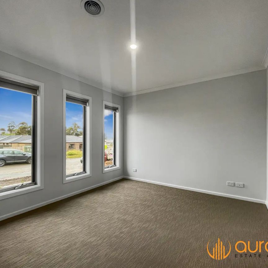 “CONTEMPORARY AND SERENE” - Photo 1