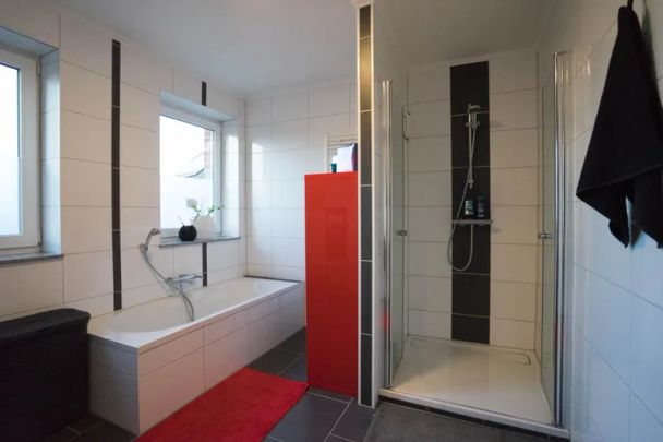 Exklusive, hochwertige Wohnung mit großem Balkon im 1. Obergeschoss - Photo 1