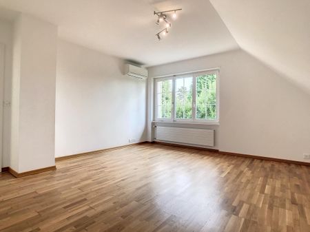 Superb villa with pool and garden - Photo 4