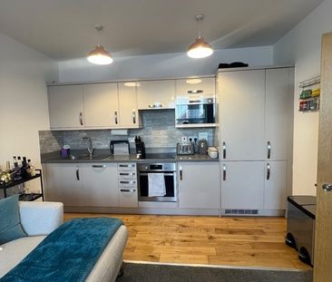 Room in a Shared Flat, Batley House, SO19 - Photo 6