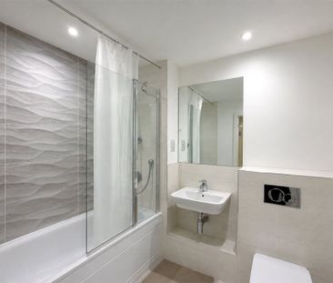 Well presented and modern one-bedroom ground floor apartment, situa... - Photo 4