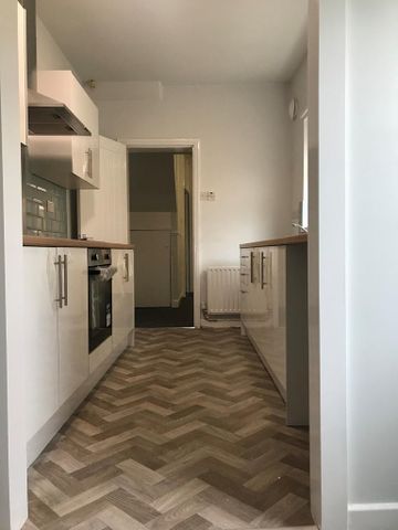 4 bedroom terraced house to rent - Photo 5