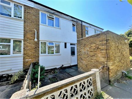 3 bedroom terraced house to rent - Photo 3