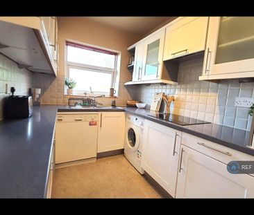 2 bedroom maisonette to rent - Photo 3