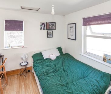 House Share to rent - Hambro Road, London, SW16 - Photo 5