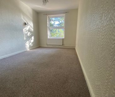 Broadwater Crescent - Photo 3