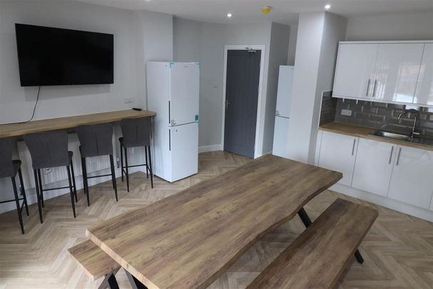 1 bedroom in a house share to rent - Photo 1