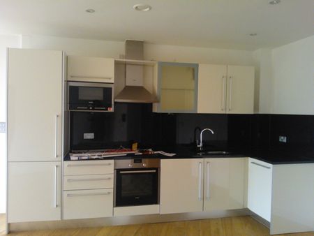 2 Bed Flat, Prince Road, SE25 - Photo 2