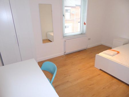 3 bedroom terraced house to rent - Photo 3