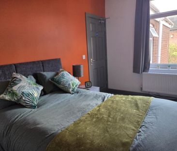 1 bedroom in a house share to rent - Photo 4