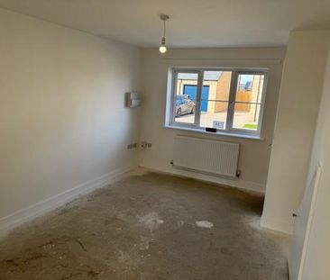 2 bedroom semi-detached house to rent - Photo 4