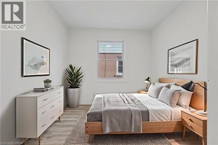 156 EAST 36TH Street Unit# Upper, Hamilton, Ontario, L8V3Z4 - Photo 2