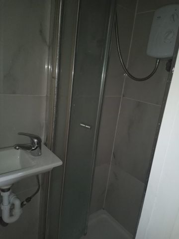 1 Bed Flat, North Circular Road, NW2 - Photo 3