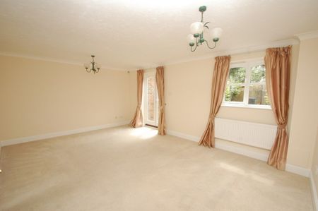 White Hart Close, Chalfont St Giles, Buckinghamshire,HP8 - Photo 3