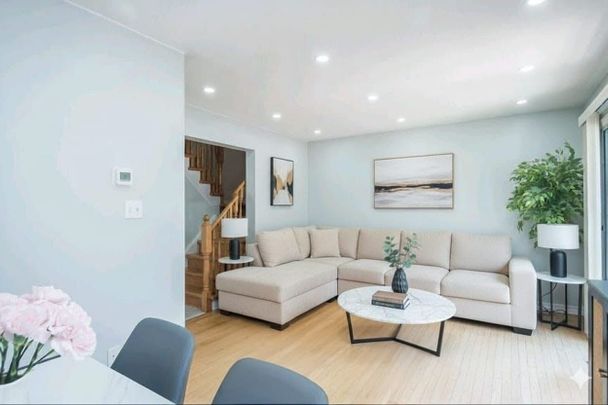 For Lease - 1508 Pinecliff Road, Oakville, Ontario - Photo 1