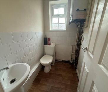 3 bedroom terraced house to rent - Photo 6