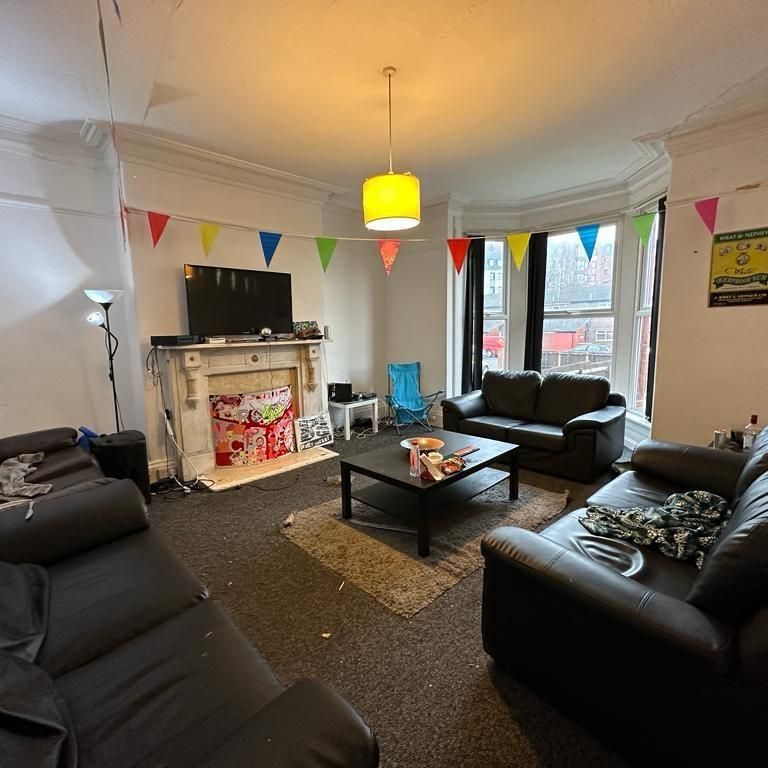 9 bedroom house to rent - Photo 1