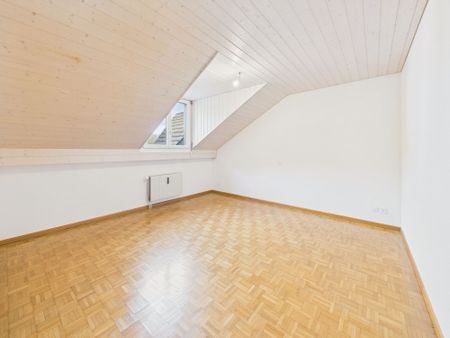 Generous 5.5-room penthouse apartment in Rothenfluh, canton of BL - Photo 3