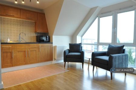 2 bedroom penthouse to rent - Photo 5