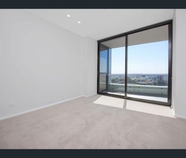 Stylish 2-Bedroom Apartment in Prime Location - Photo 3