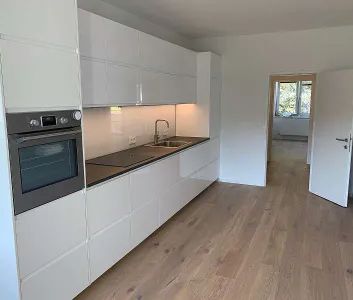 Sonnendurchflutete 4-Zimmer-Wohnung | 130 m² | 2 Loggien | Top-Zustand & familienfreundliche Grünlage in 1140 Wien - Foto 3