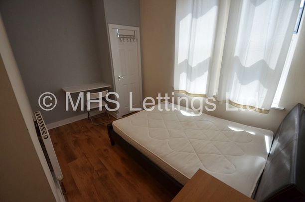 Room 3, 36 Hartley Grove, Leeds, LS6 2LD - Photo 1