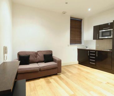 Studio to rent - Photo 3