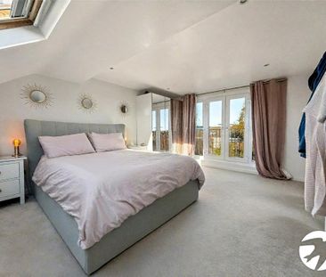 4 bedroom semi-detached house to rent - Photo 6