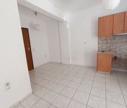 Studio/Γκαρσονιέρα για ενοικίαση - Λαμία, - Φωτογραφία 4