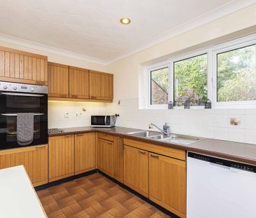4 bedroom detached house to rent - Photo 6