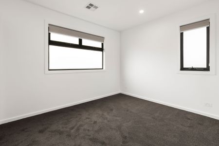 Spacious & Modern - Photo 3