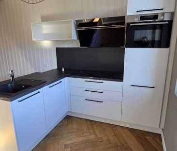 APPARTEMENT 2.5PCES + BUREAU AVEC CACHET REFAIT A NEUF - Photo 5