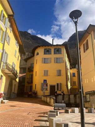 MELANO - In der Ortsmitte vermieten wir eine 4.5-Zimmer-Duplexwohnung - Photo 1