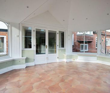 6 bedroom detached house to rent - Photo 2
