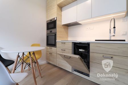 Pronájem bytu 1+kk 28 m² - Fotografie 4
