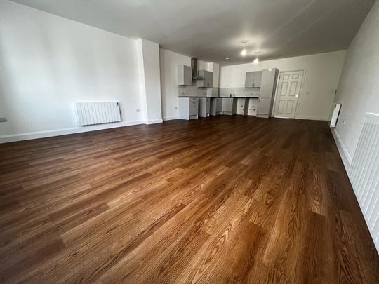 London Road North - Photo 1