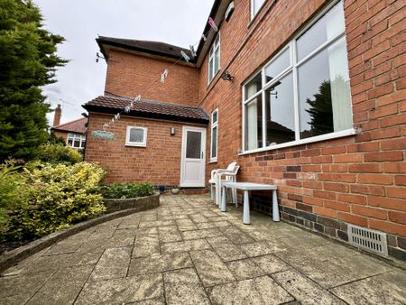Detached house * Three bedrooms * Two reception rooms * Driveway and garage * Gas central heating and Full Double Glazing * Front, rear and side gardens * Hallway and ground floor cloakroom * Undefloor heating * Smart Lighting * Security alarm - Photo 3