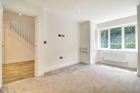 5 bedroom detached house to rent - Photo 4