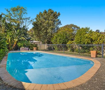 Spacious 4 Bedroom Home with Swimming Pool! - Photo 5