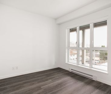 537 Foster Avenue, Coquitlam - Photo 2