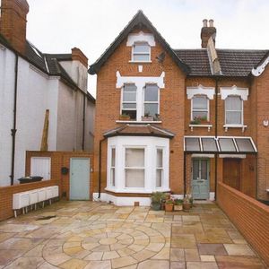 Studio Flat, Farnan Road, SW16 - Photo 3