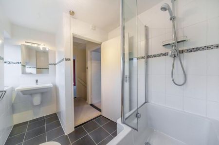 2 bedroom end of terrace house to rent - Photo 4