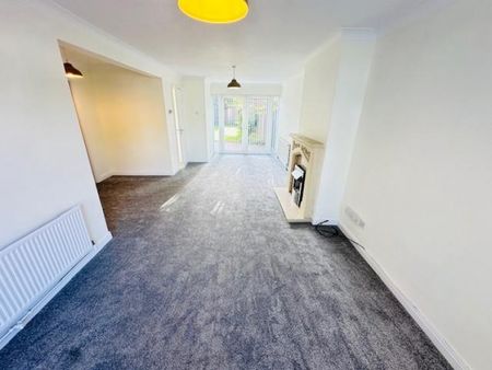 3 bedroom House To Let - Photo 2