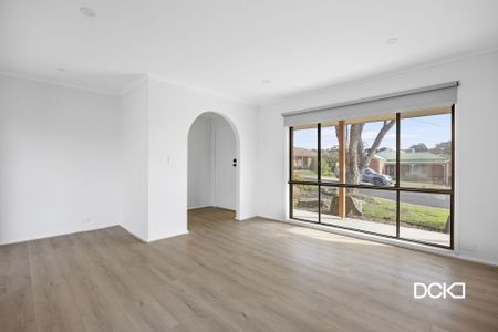 11 Howell Crescent Kangaroo Flat VIC - Photo 2
