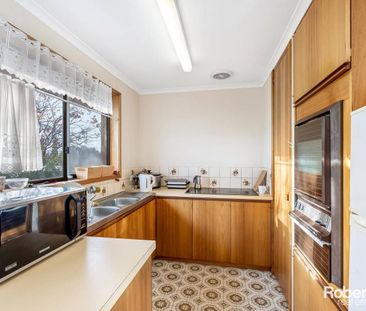Neat and Tidy 2 Bedroom Unit - Photo 2